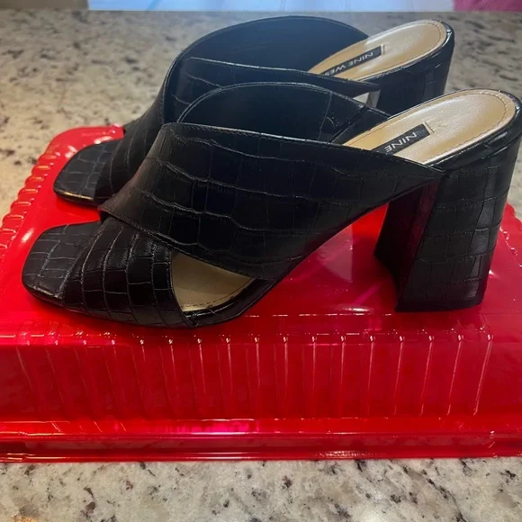 Nine West Black croc sandals - Picture 3 of 7